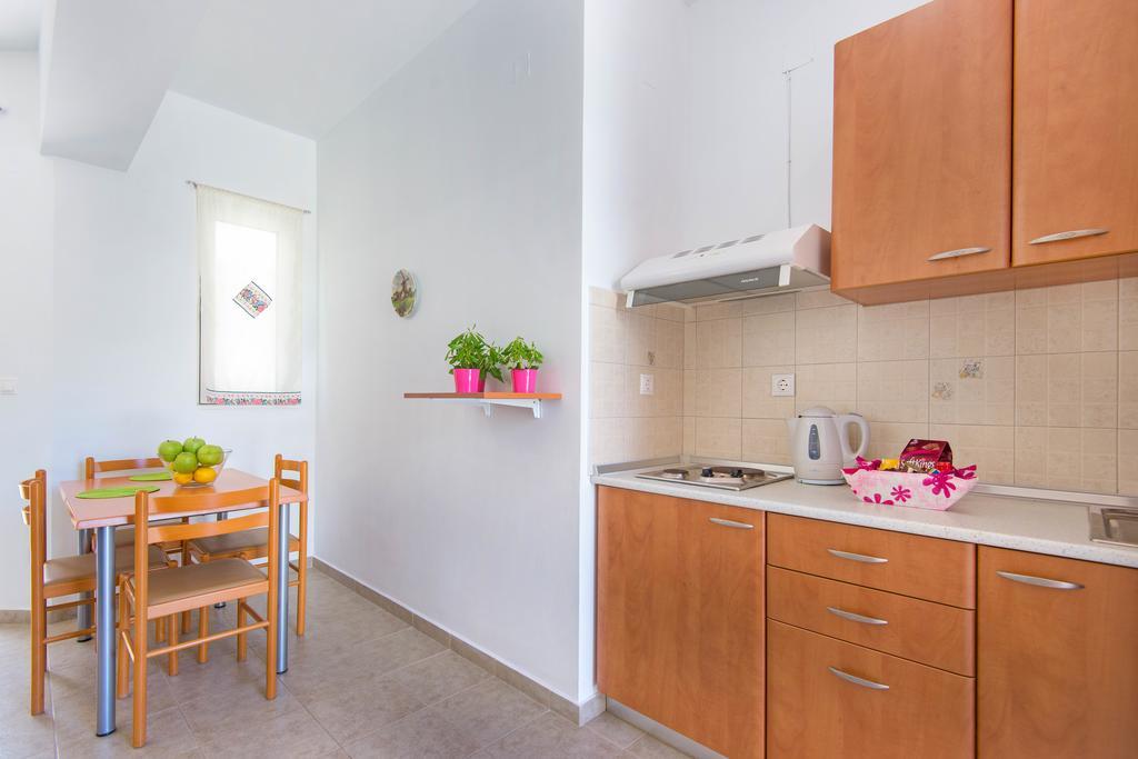 Apartamento Hidden Garden Afantou Exterior foto